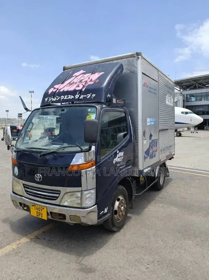 Toyota Dyna 2003 White