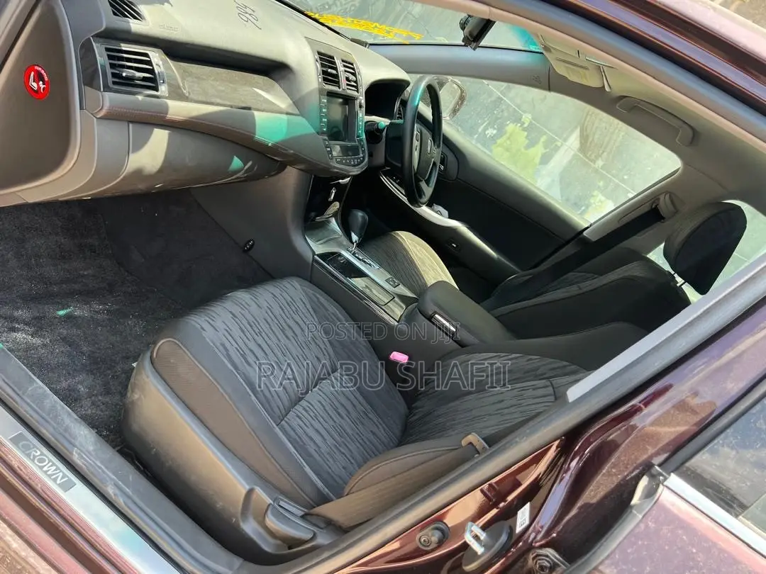 Toyota Crown 2011 Red