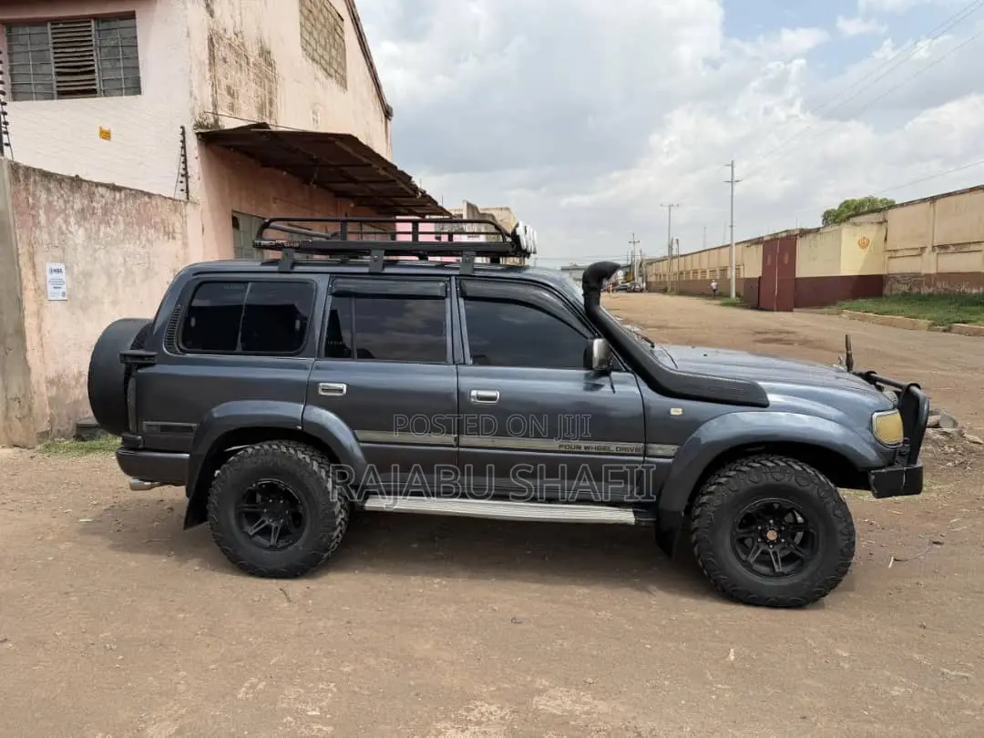 Toyota Land Cruiser HDJ 100 1998 Green