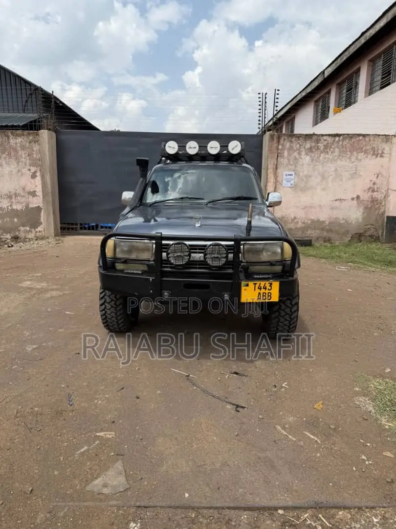 Toyota Land Cruiser HDJ 100 1998 Green