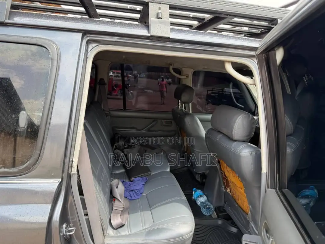 Toyota Land Cruiser HDJ 100 1998 Green