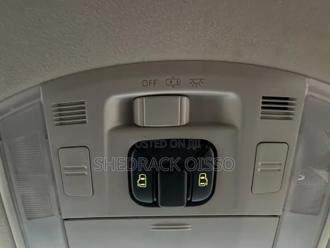 Toyota Vellfire 2012 White