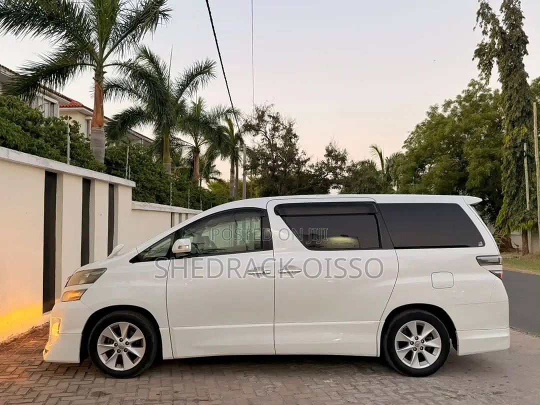 Toyota Vellfire 2012 White