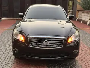 Nissan Fuga 2013 Black