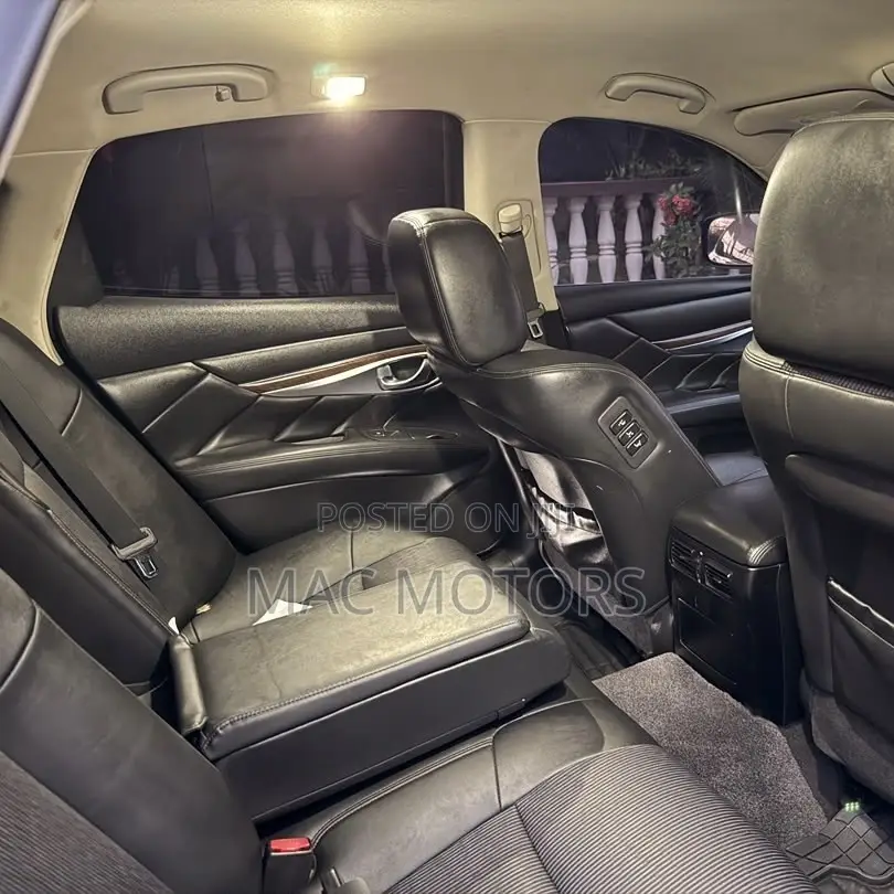 Nissan Fuga 2013 Black