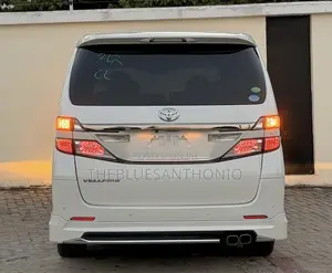 Toyota Vellfire V 2.4 4WD 7-Seater 2013 Pearl