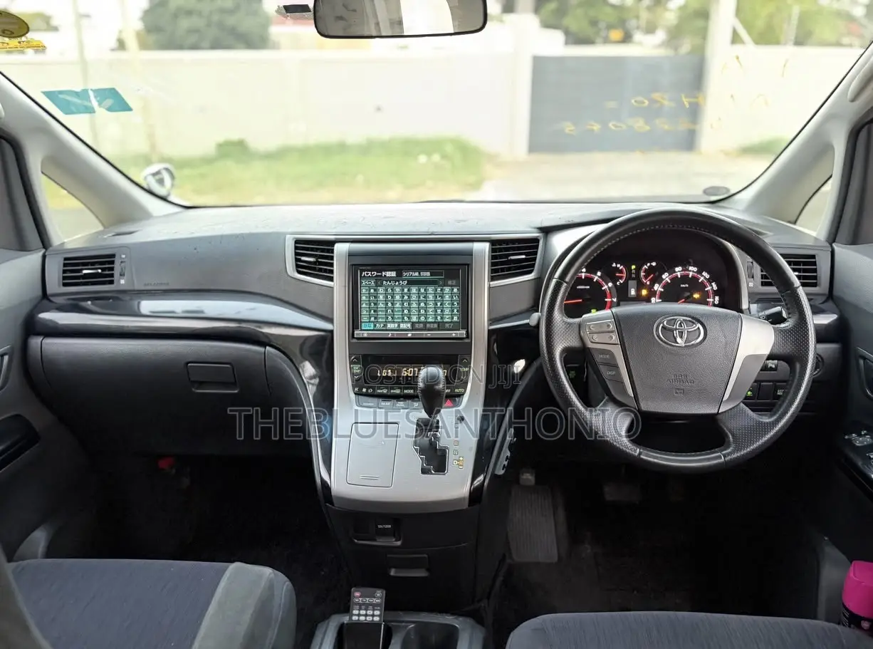 Toyota Vellfire V 2.4 4WD 7-Seater 2013 Pearl