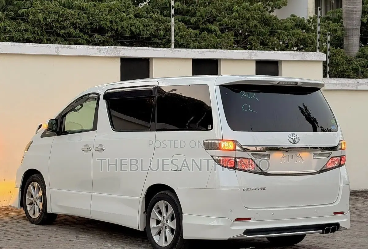 Toyota Vellfire V 2.4 4WD 7-Seater 2013 Pearl