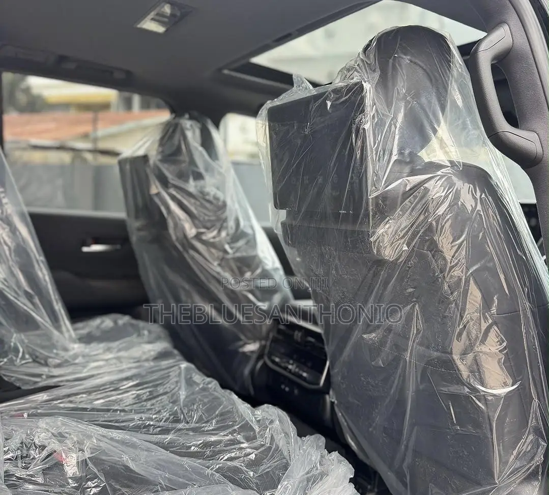 Toyota Land Cruiser LC300 2024 Black