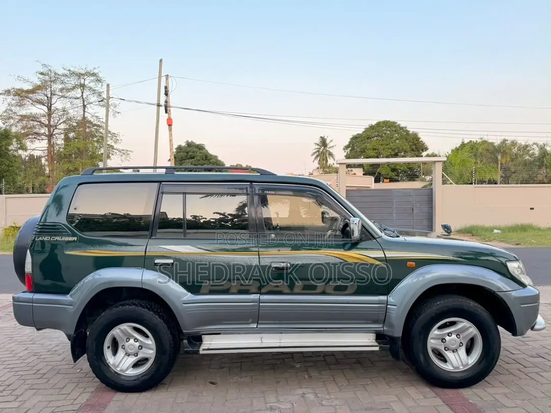 Toyota Land Cruiser Prado 2001 Green