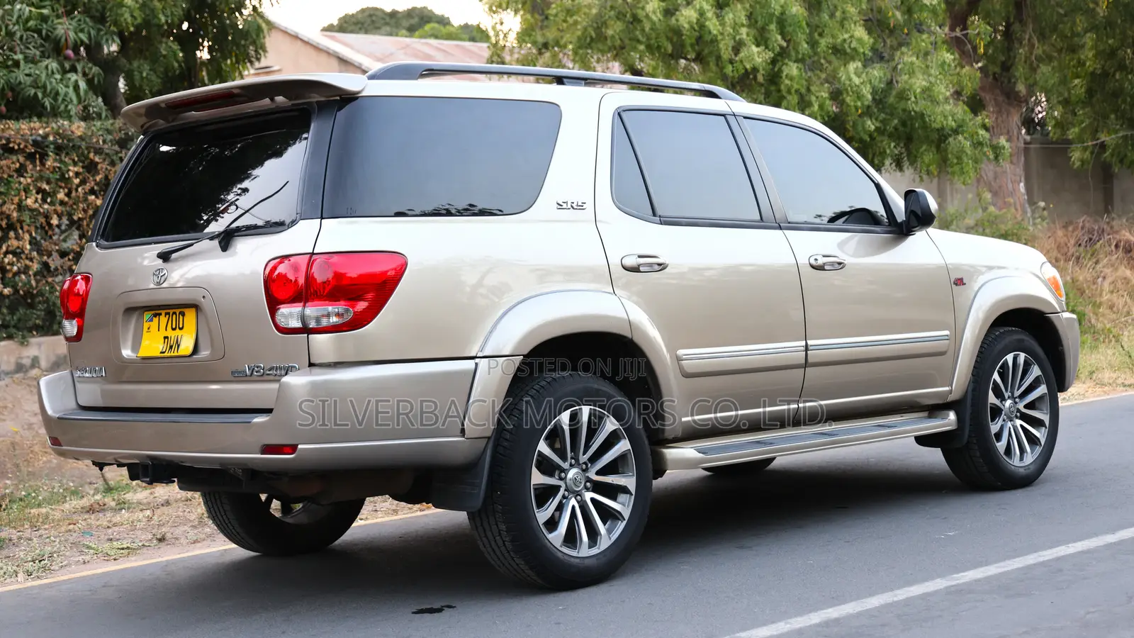 Toyota Sequoia SR5 4dr SUV 4WD (4.7L 8cyl 5A) 2005 Gold