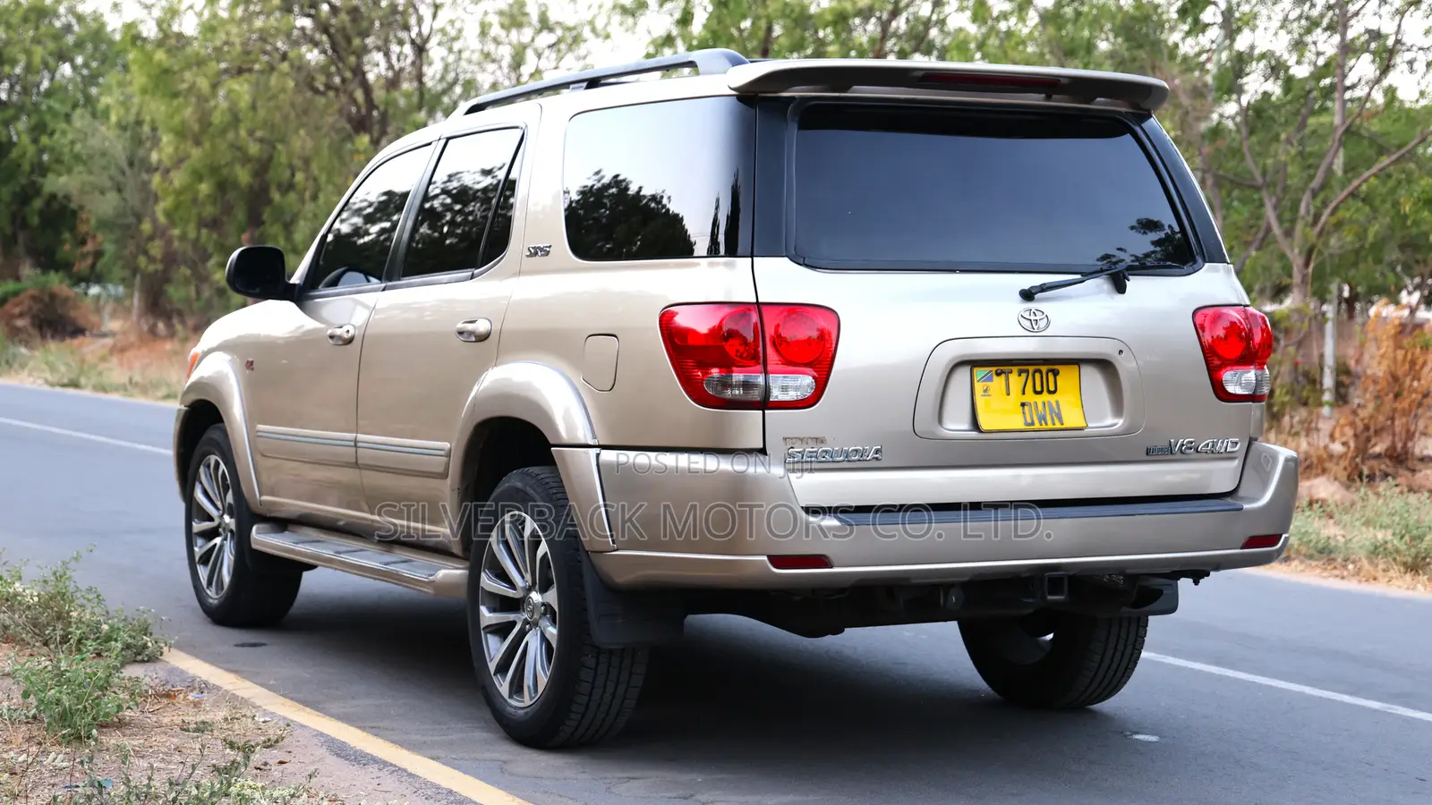 Toyota Sequoia SR5 4dr SUV 4WD (4.7L 8cyl 5A) 2005 Gold