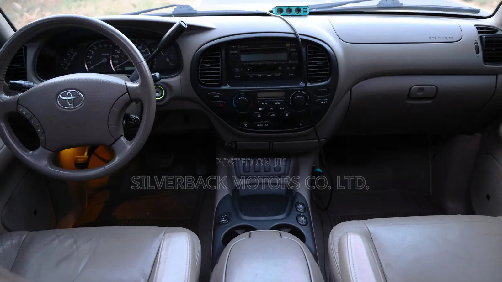 Toyota Sequoia SR5 4dr SUV 4WD (4.7L 8cyl 5A) 2005 Gold
