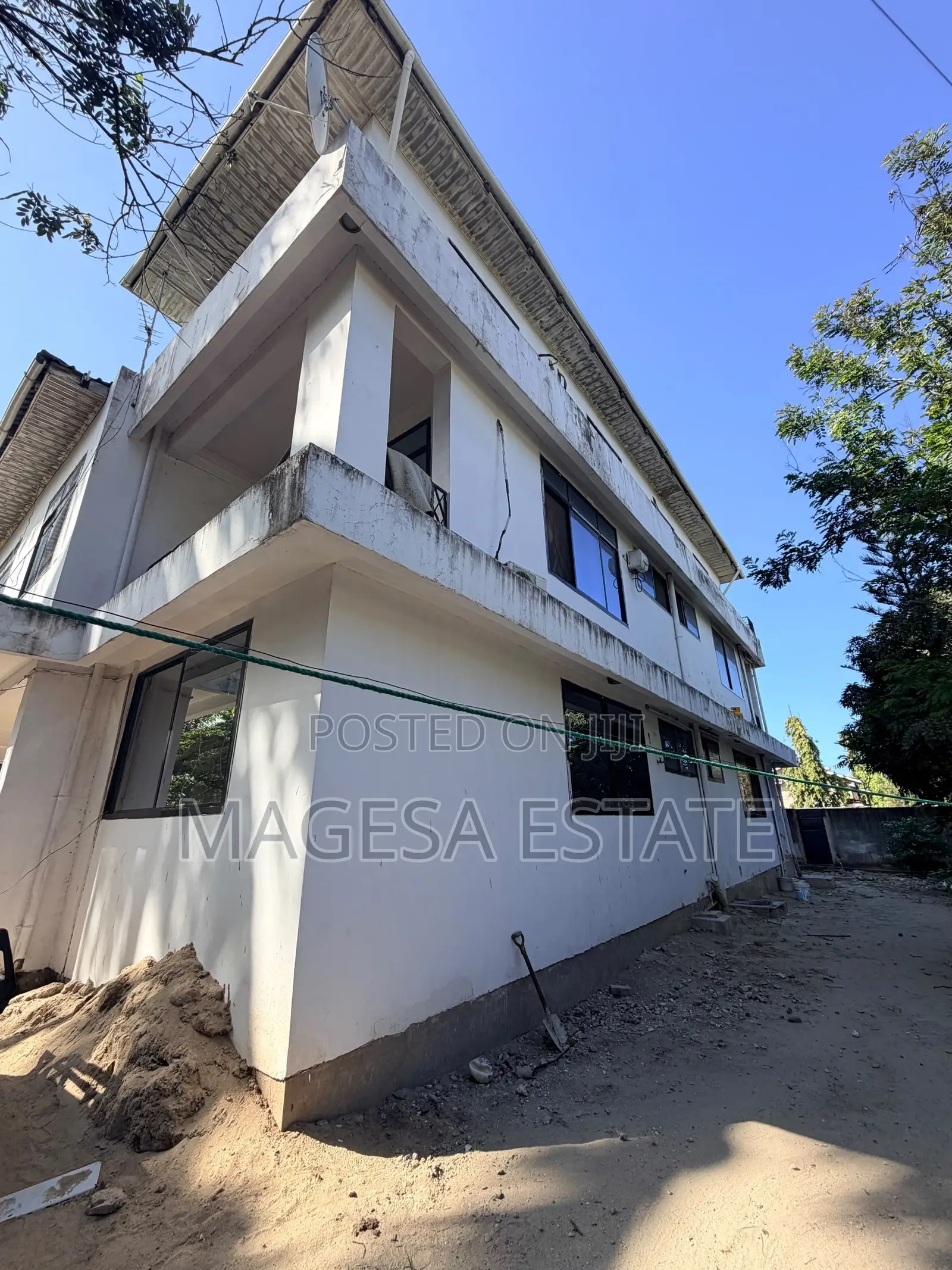 9bdrm House in Mikocheni for sale