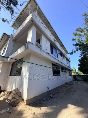 9bdrm House in Mikocheni for sale