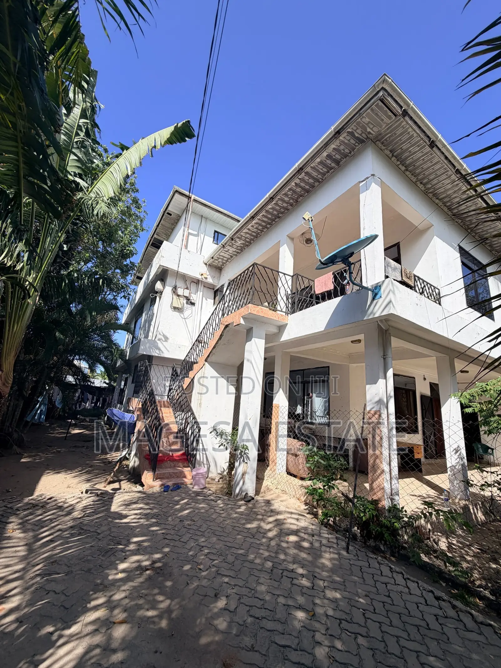 9bdrm House in Mikocheni for sale