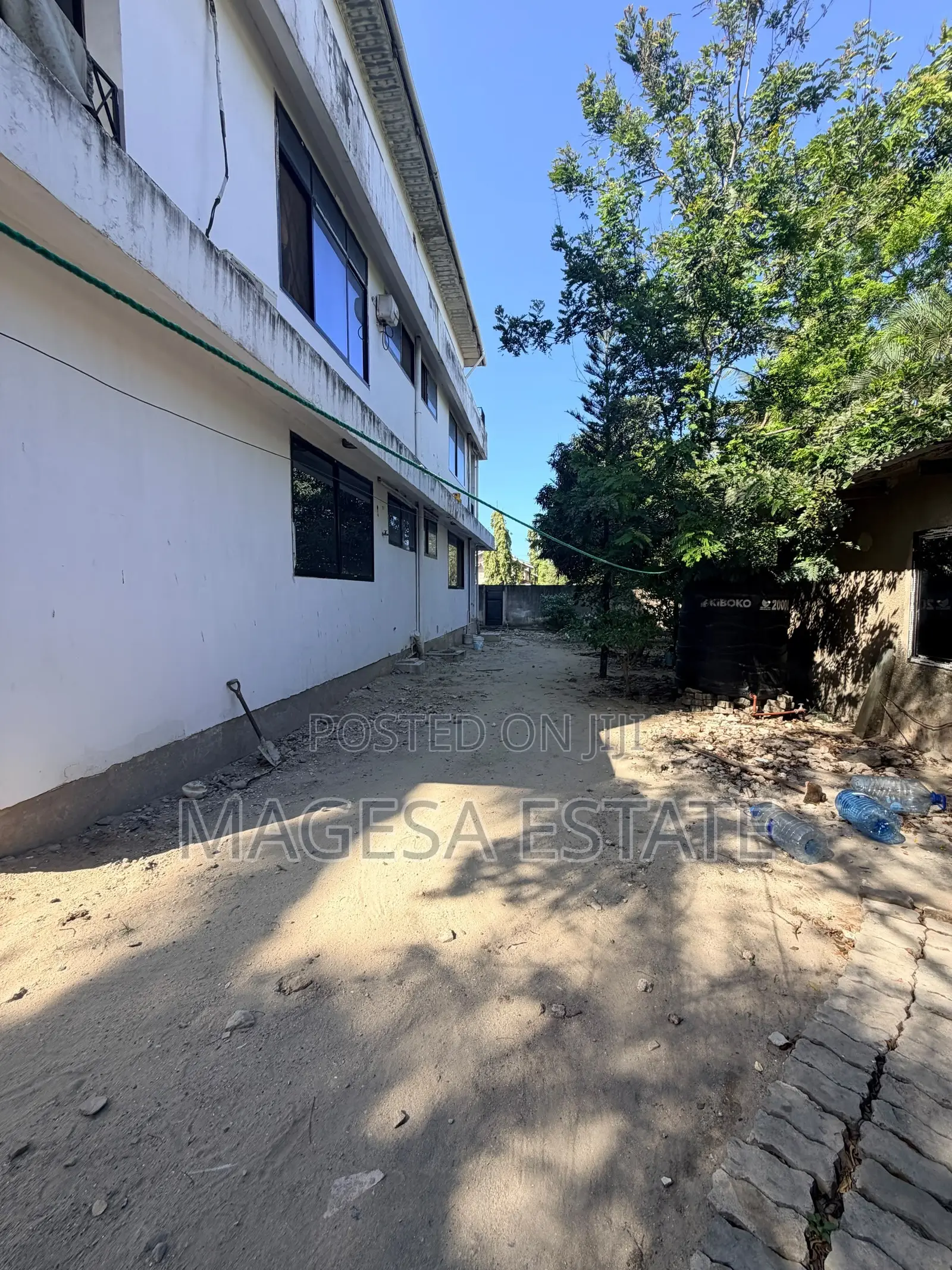 9bdrm House in Mikocheni for sale