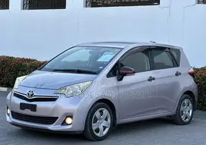 Toyota Ractis 1.5 AWD 2012 Silver