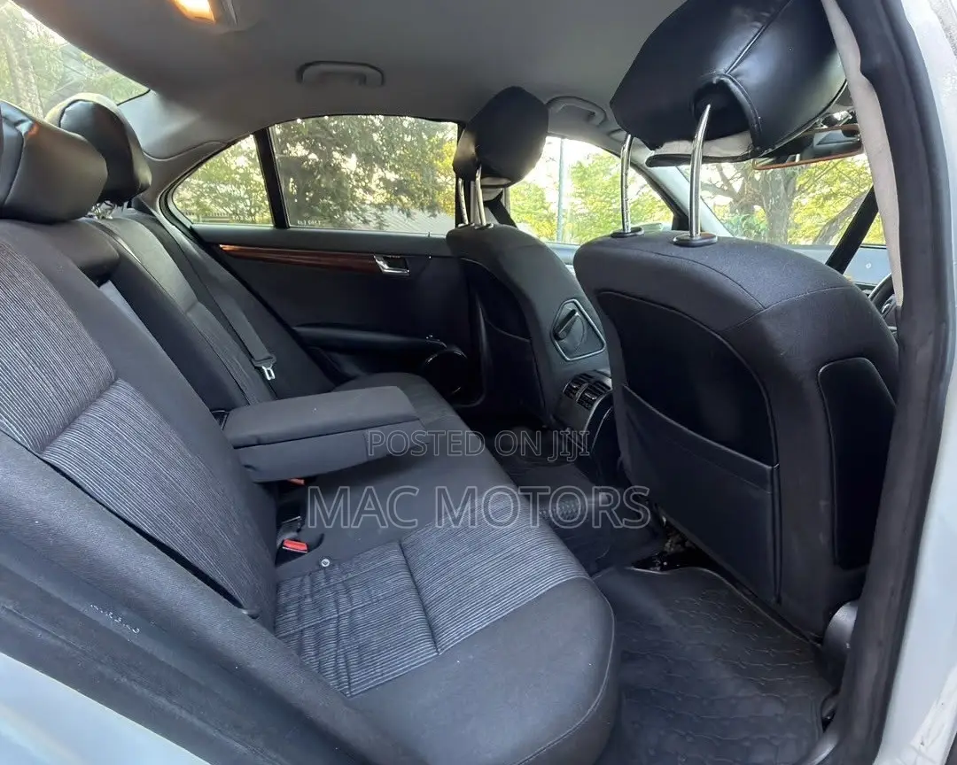 Mercedes-Benz C-Class C 250 CGI BlueEFFICIENCY (W204) 2009 Silver