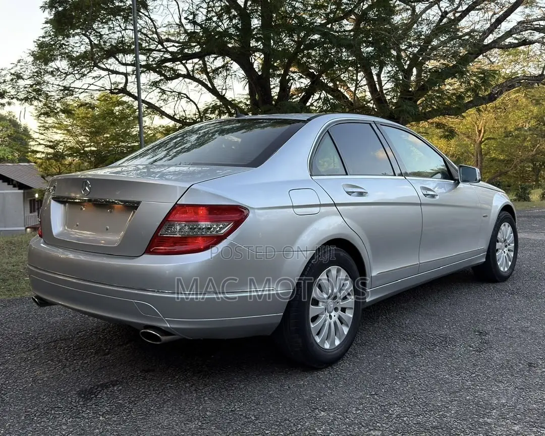 Mercedes-Benz C-Class C 250 CGI BlueEFFICIENCY (W204) 2009 Silver