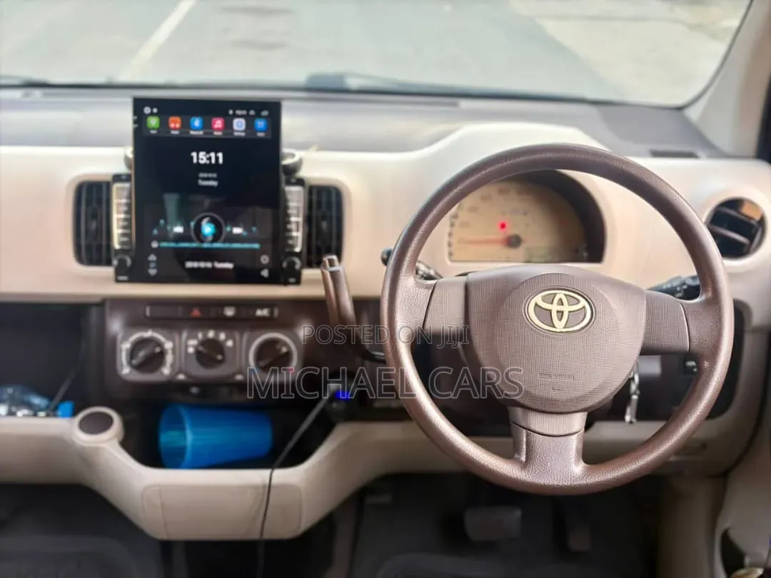 Toyota Passo 2010 Silver