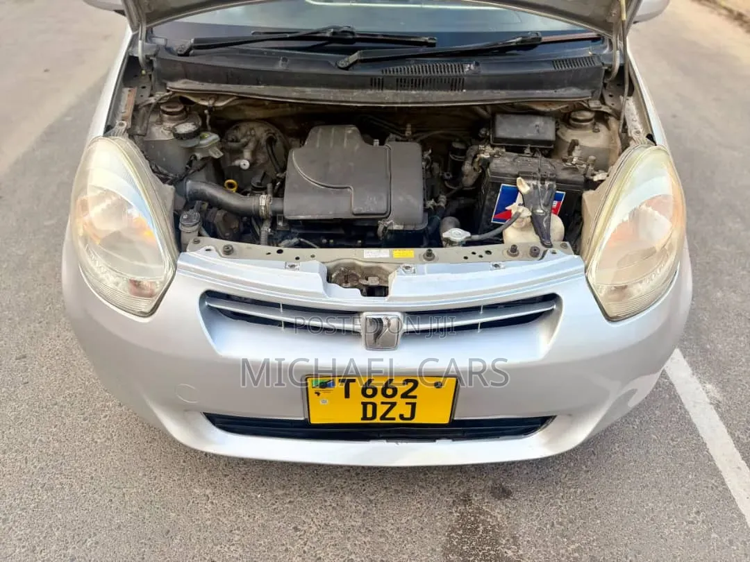 Toyota Passo 2010 Silver