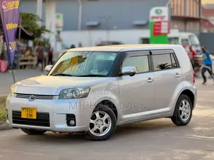 Toyota Corolla Rumion 2010 Silver