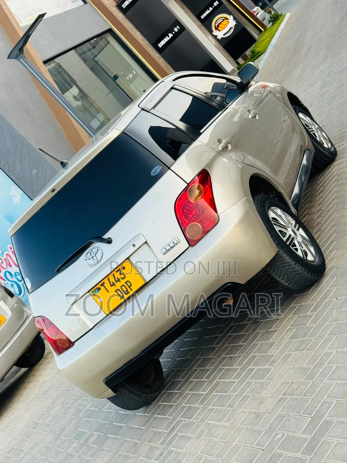 Toyota IST 2006 Beige