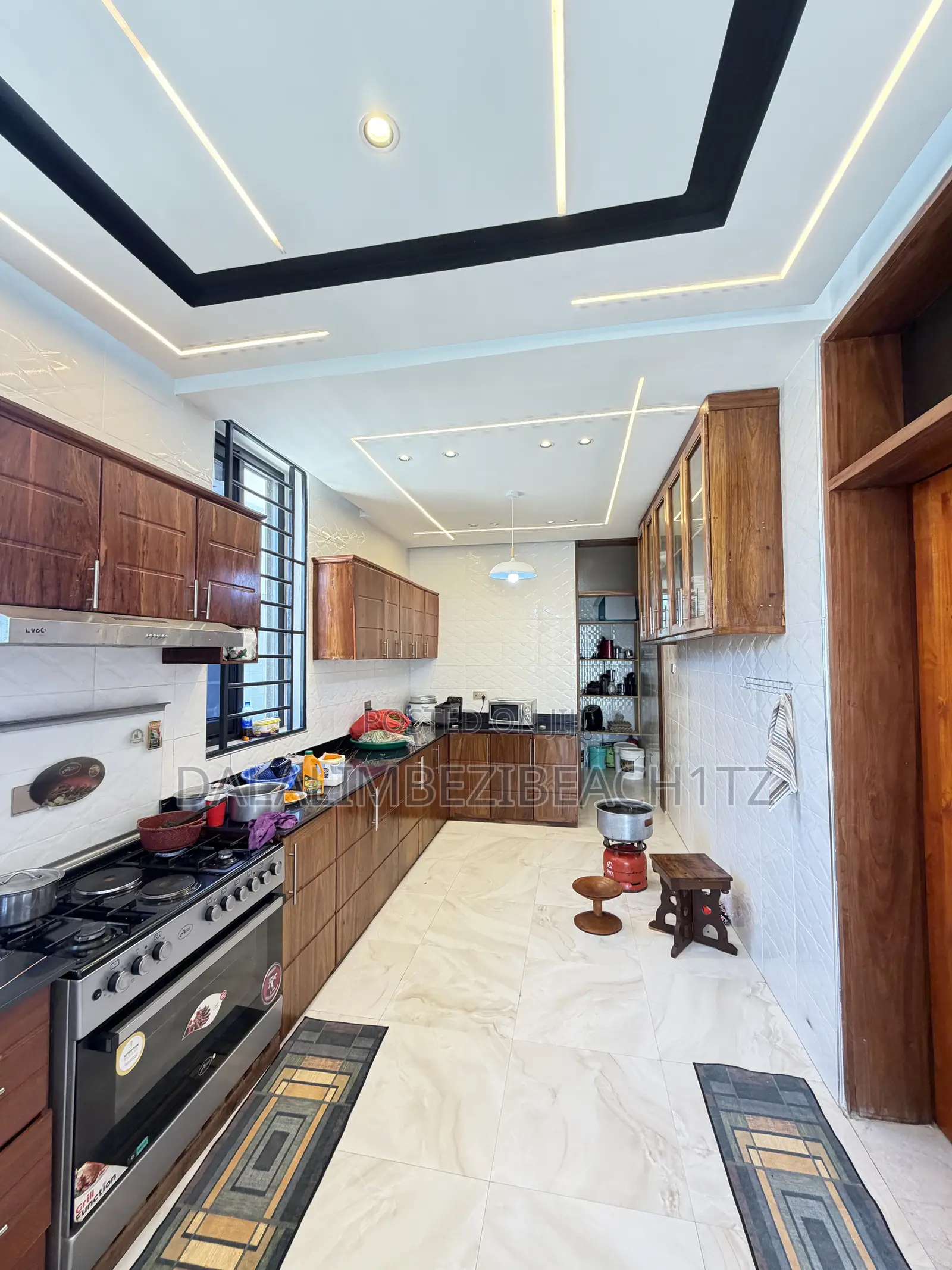 5bdrm Apartment in Mbweni Ubungo for sale