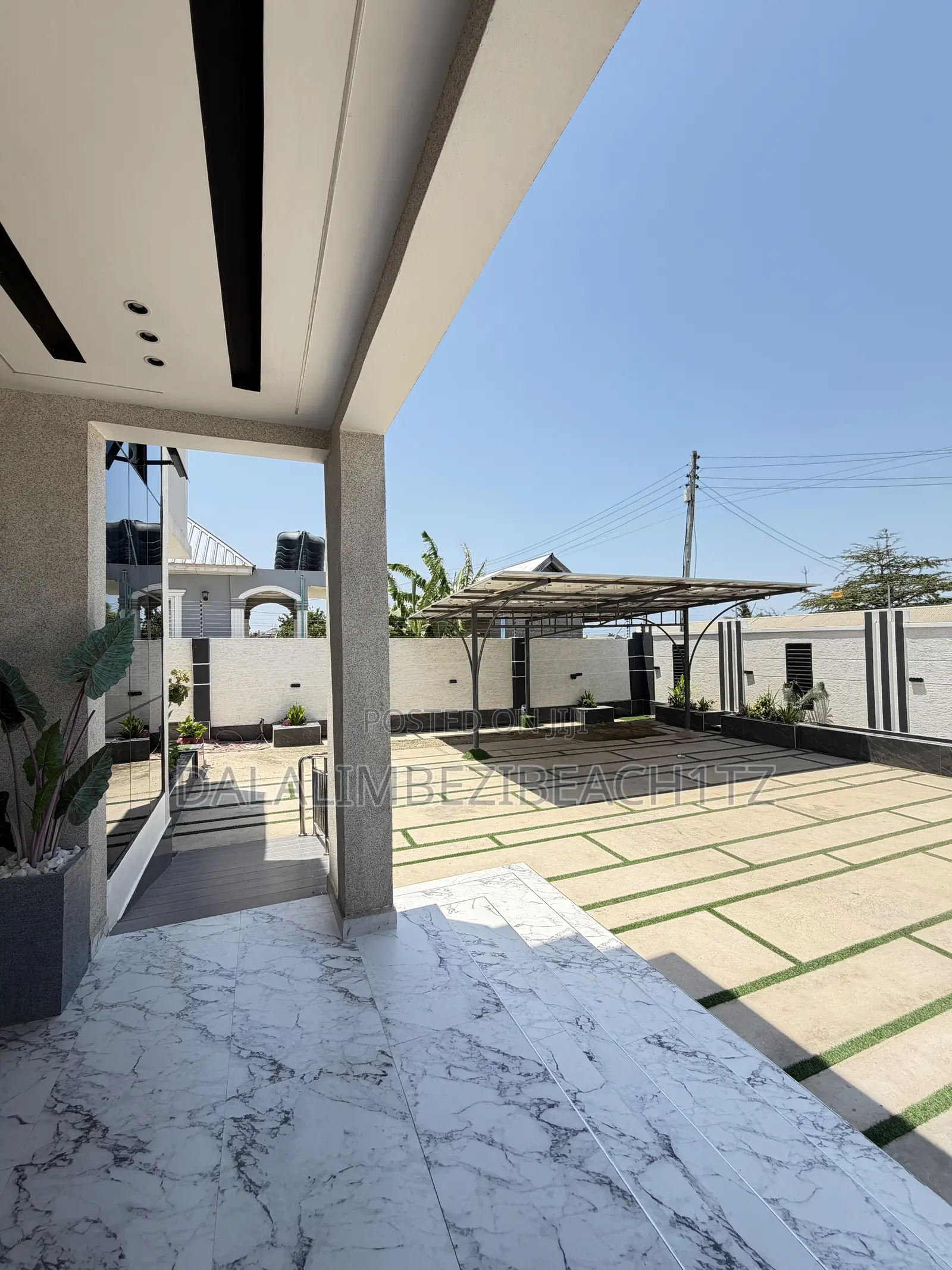 5bdrm Apartment in Mbweni Ubungo for sale