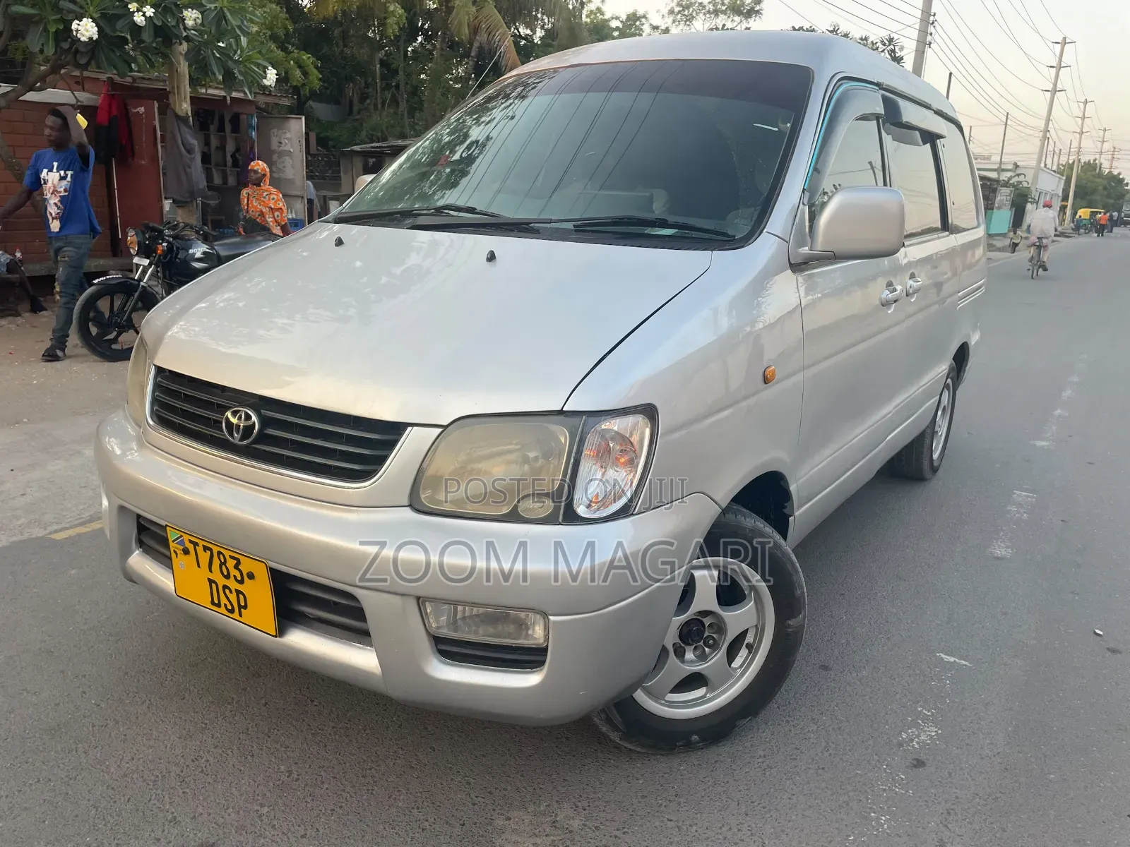 Toyota Noah 2002 Silver