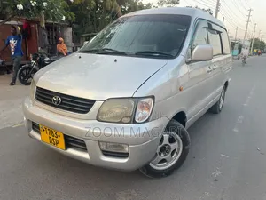 Toyota Noah 2002 Silver