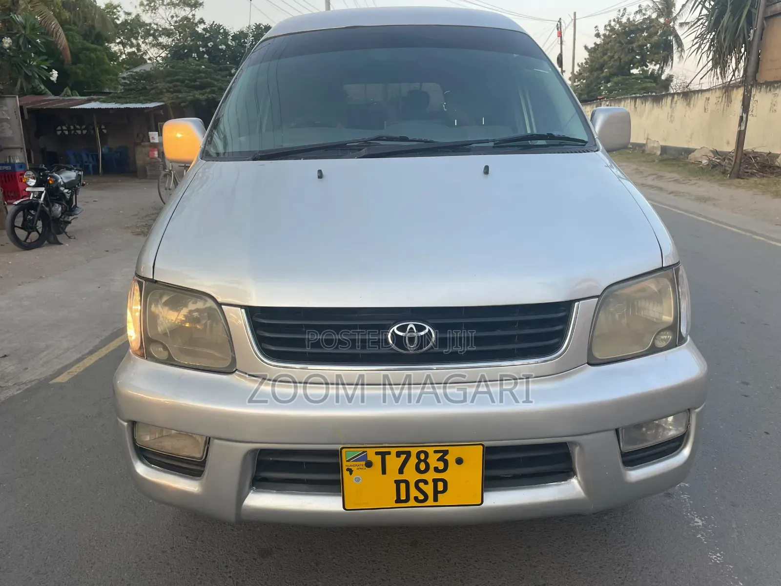 Toyota Noah 2002 Silver