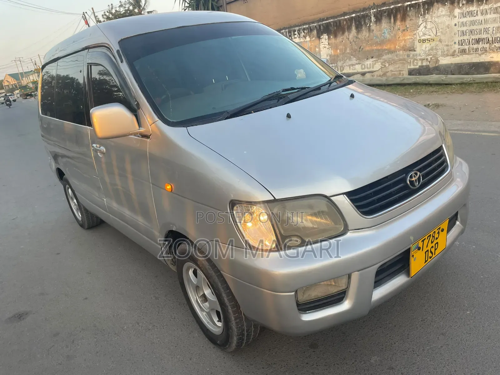 Toyota Noah 2002 Silver