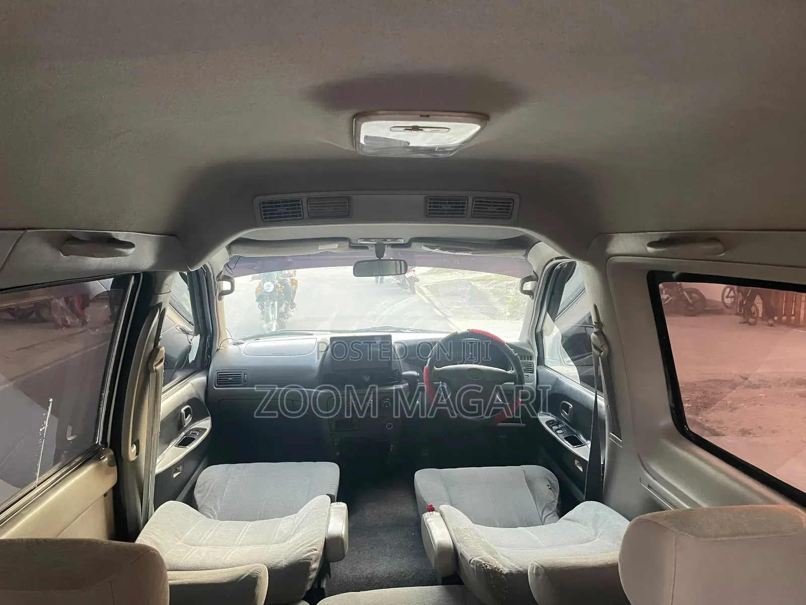 Toyota Noah 2002 Silver