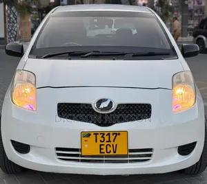 Toyota Vitz 1.0 FWD 3dr 2005 White