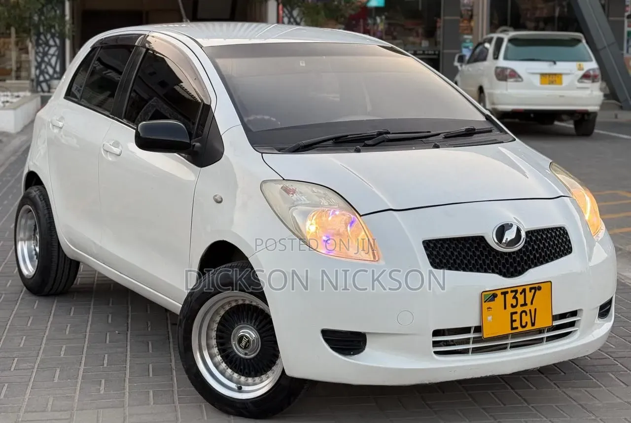 Toyota Vitz 1.0 FWD 3dr 2005 White