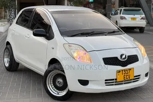 Toyota Vitz 1.0 FWD 3dr 2005 White