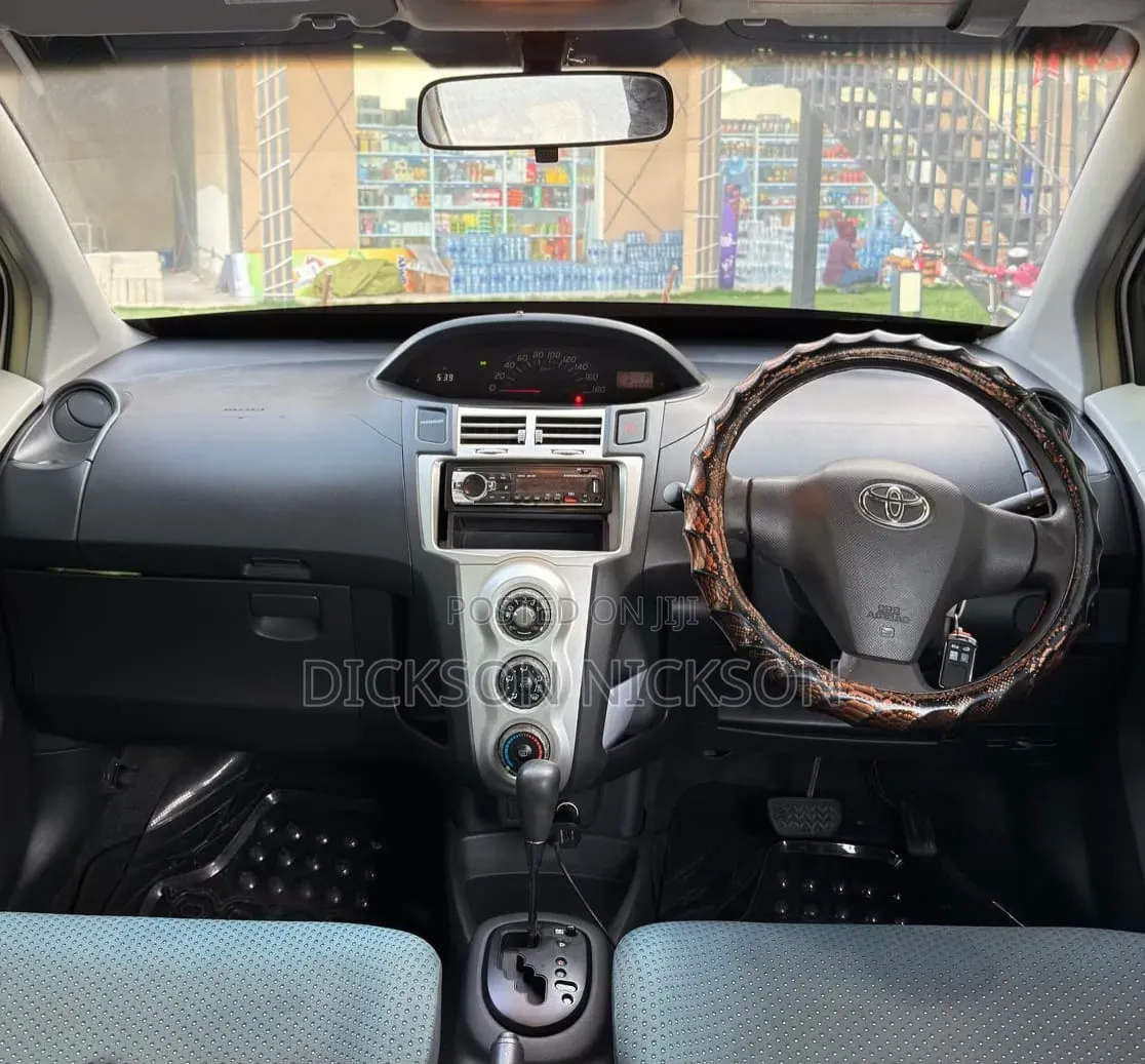 Toyota Vitz 1.0 FWD 3dr 2005 White