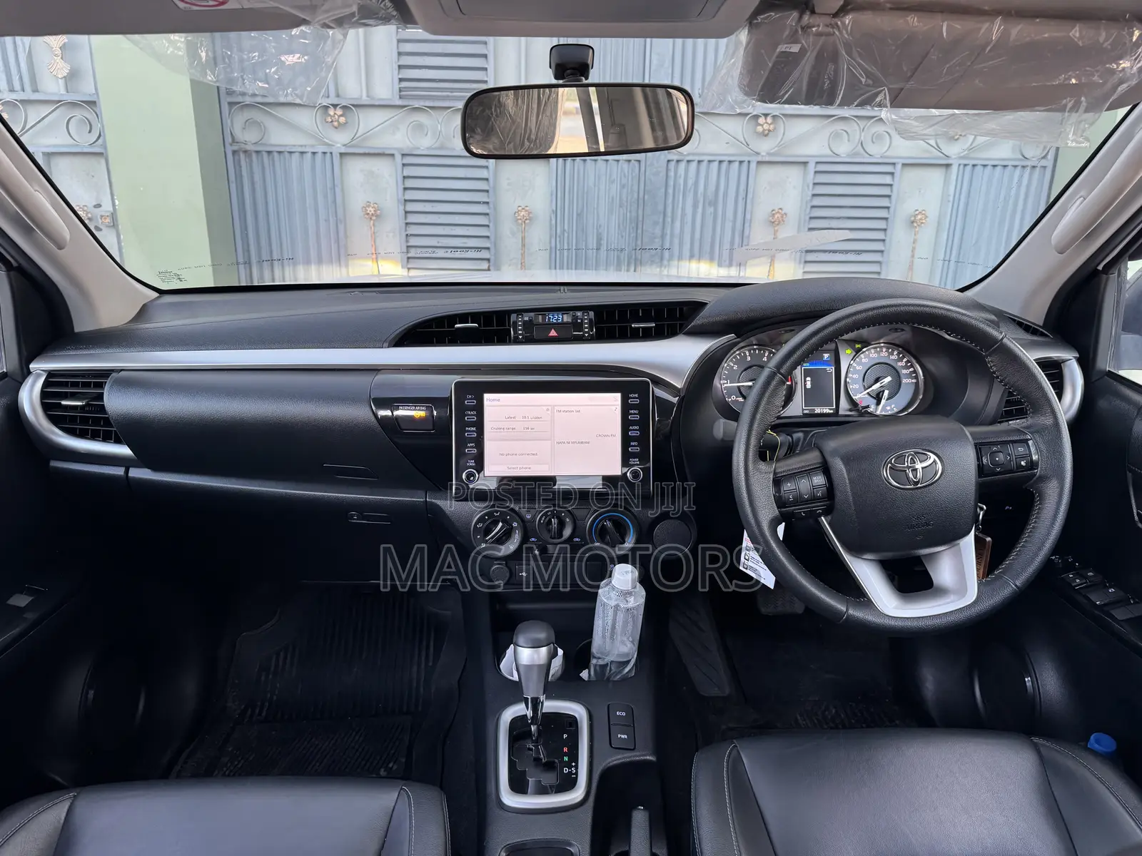 Toyota Hilux 2024 Off white