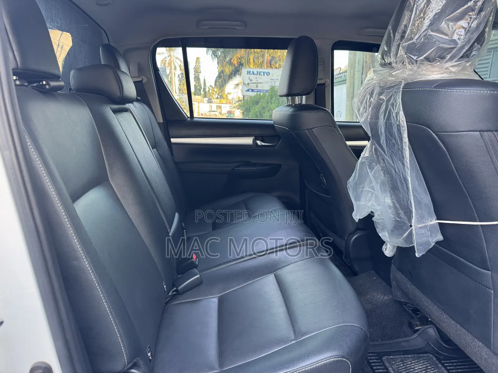 Toyota Hilux 2024 Off white