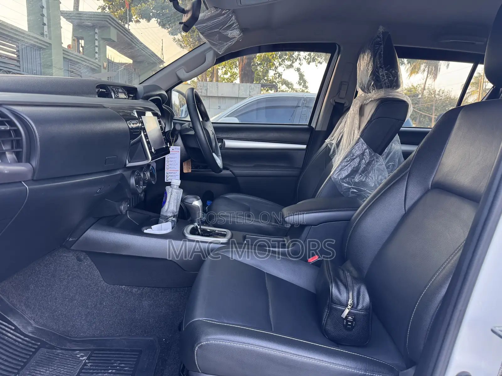 Toyota Hilux 2024 Off white