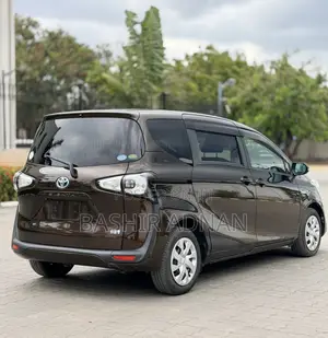 Toyota Sienta 1.5 Hybrid FWD 2016 Brown