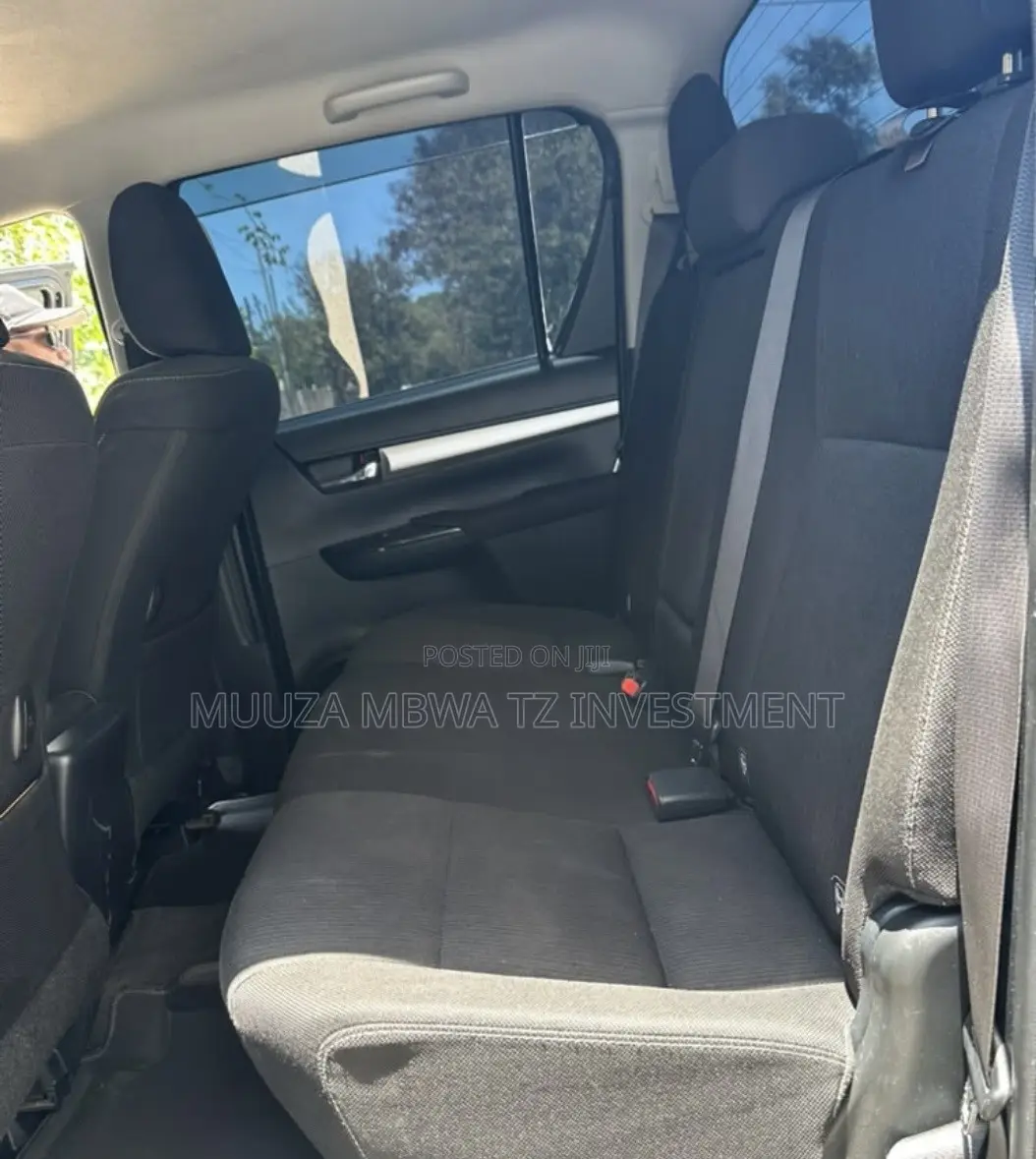Toyota Hilux Revo Double Cab Deisel 2.4 AWD 2022 Black