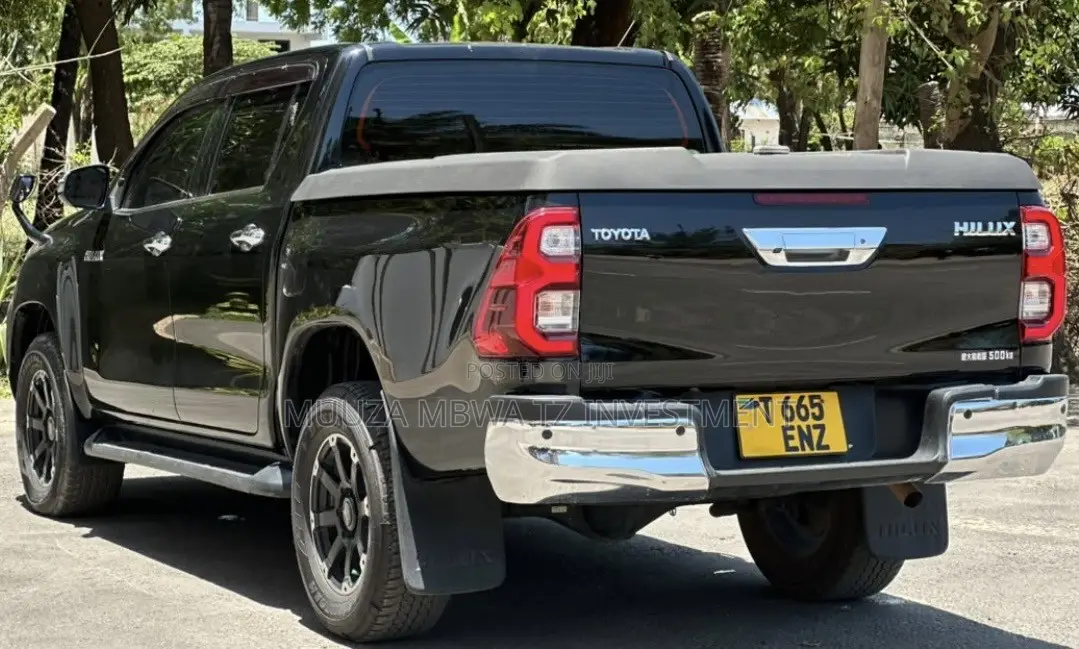 Toyota Hilux Revo Double Cab Deisel 2.4 AWD 2022 Black