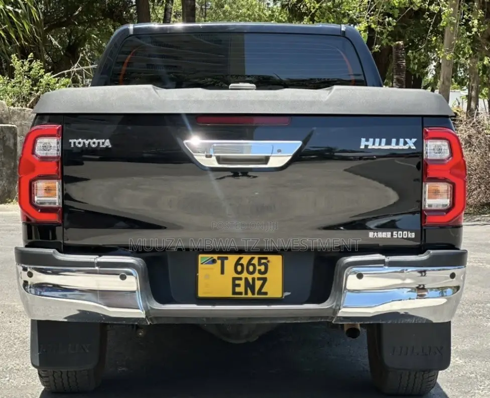 Toyota Hilux Revo Double Cab Deisel 2.4 AWD 2022 Black