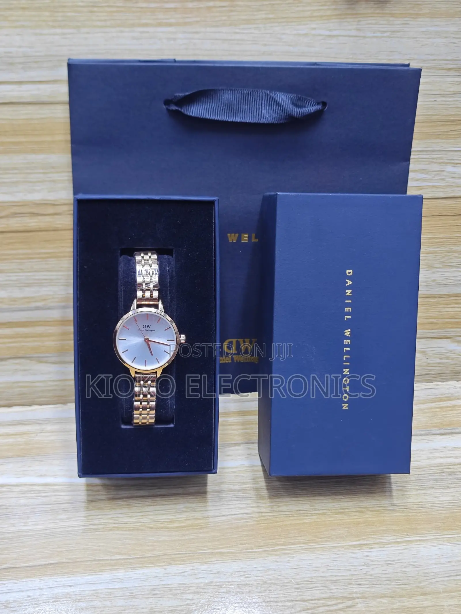 ( Dw) Daniel Wellington