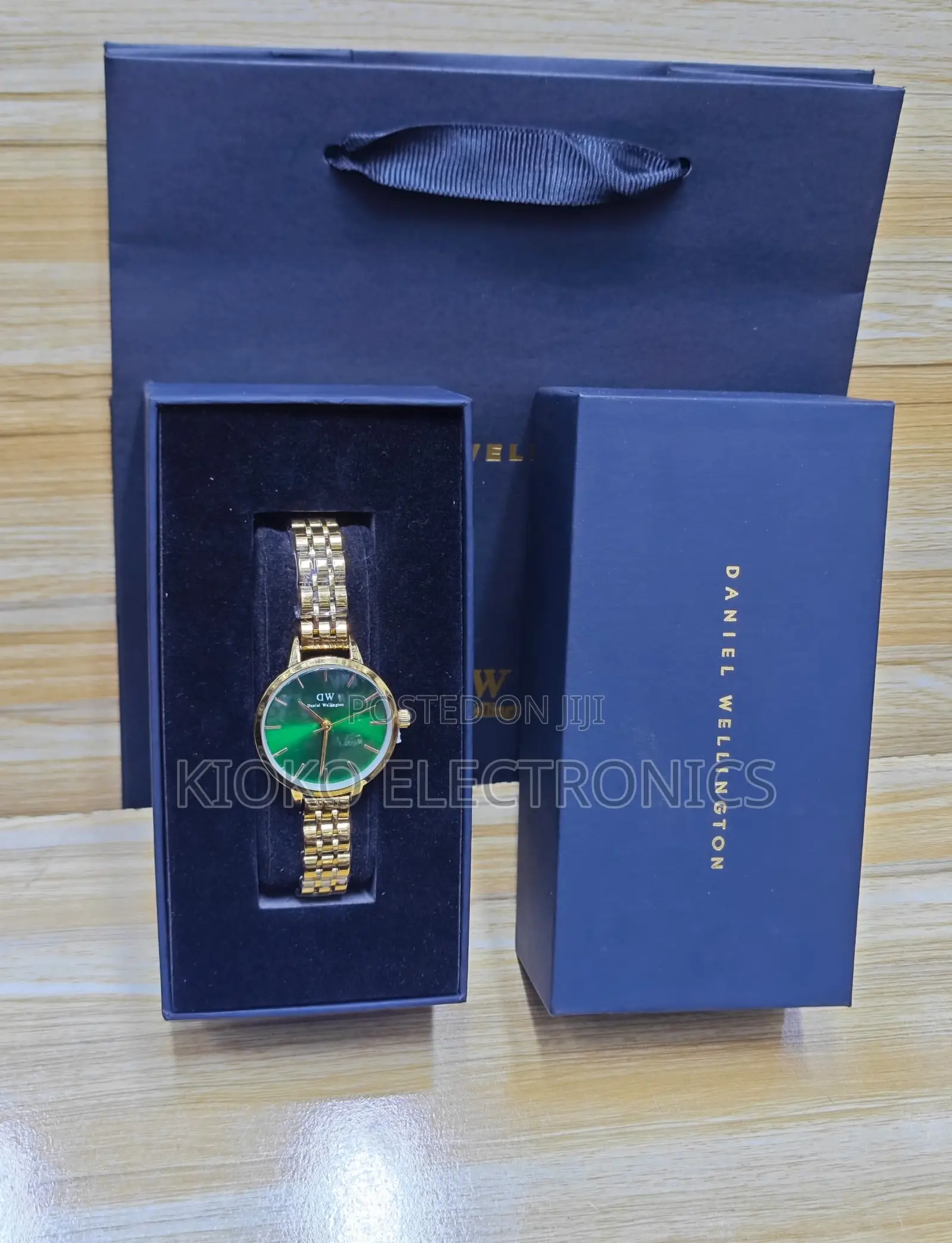 ( Dw) Daniel Wellington