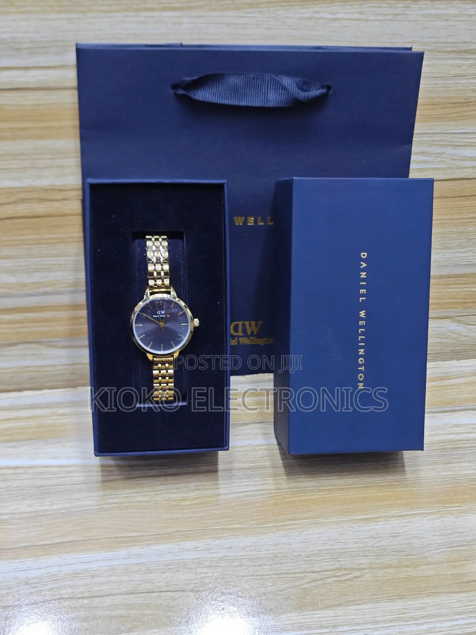 ( Dw) Daniel Wellington
