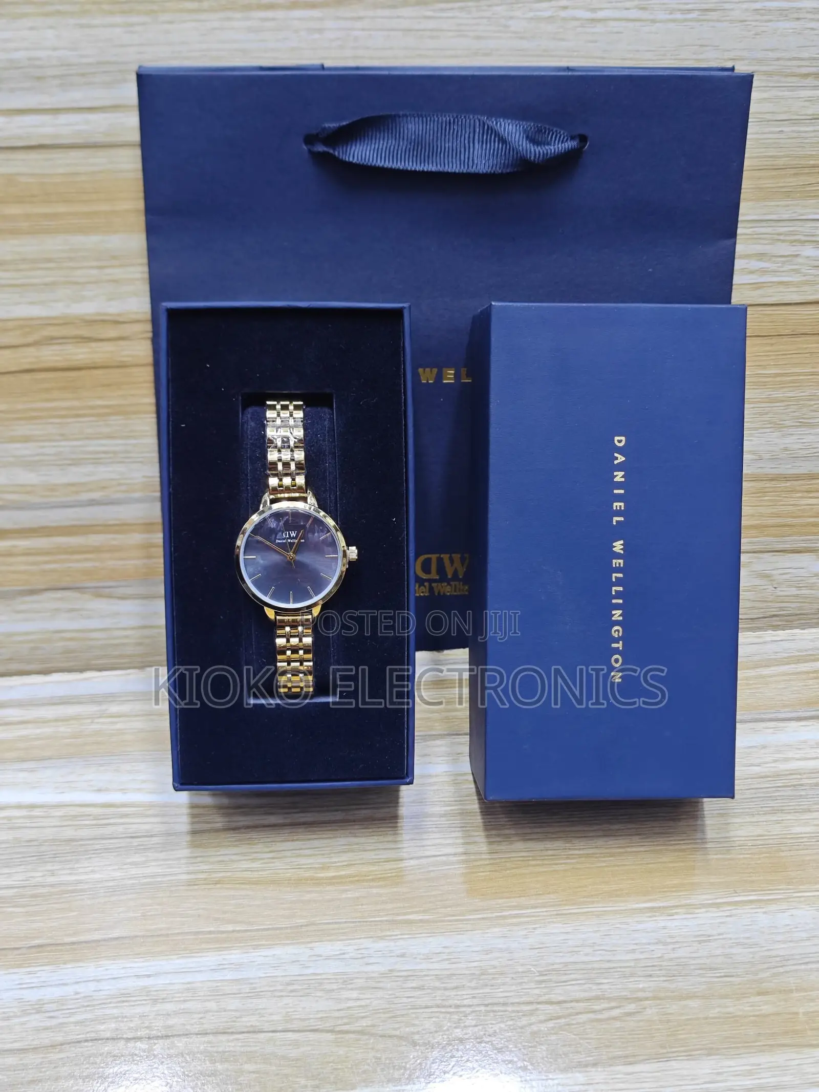 ( Dw) Daniel Wellington